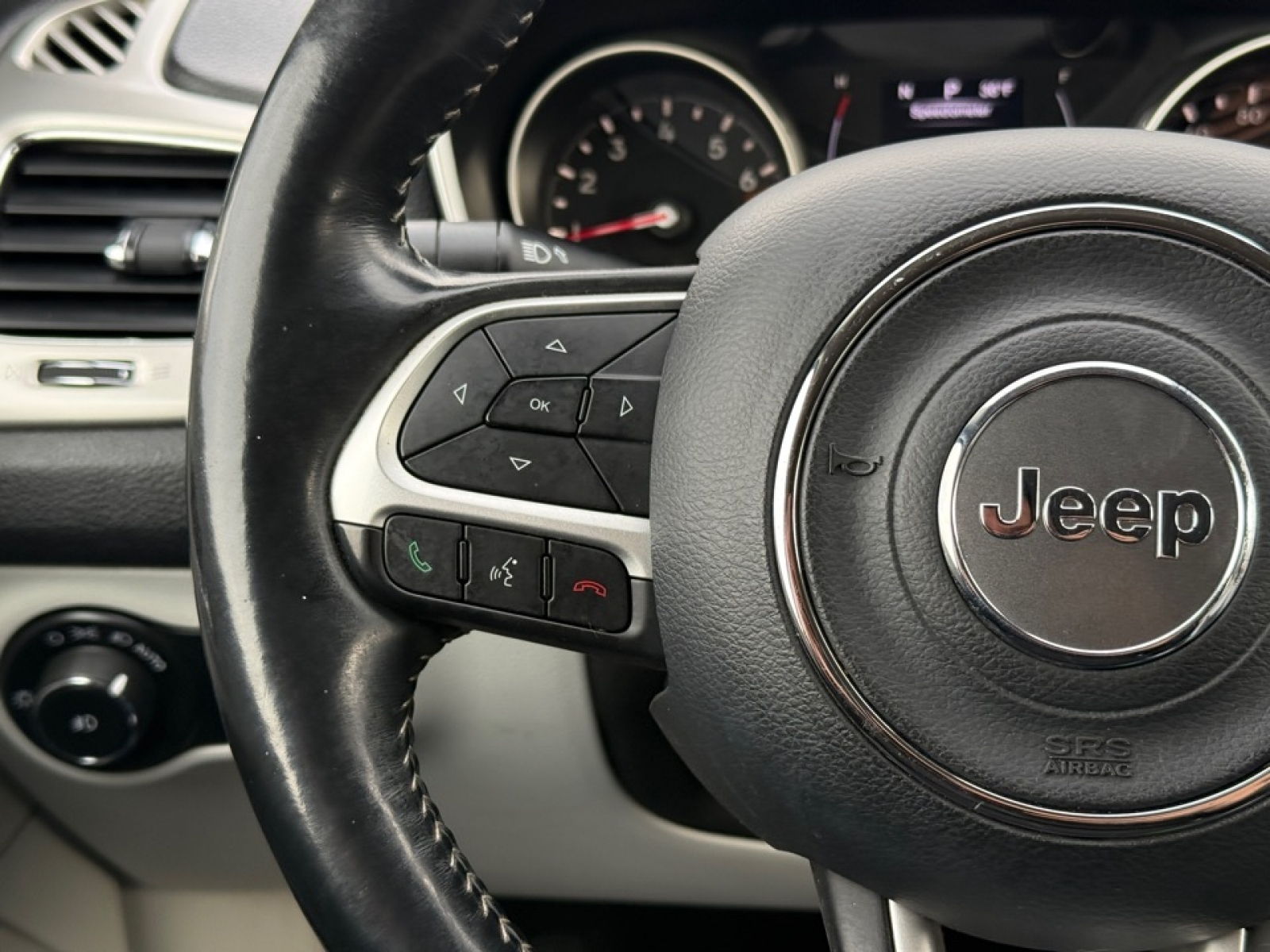 2018 Jeep Compass Latitude 4x4, 39282, Photo