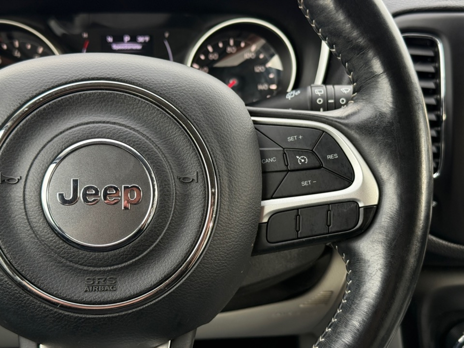 2018 Jeep Compass Latitude 4x4, 39282, Photo