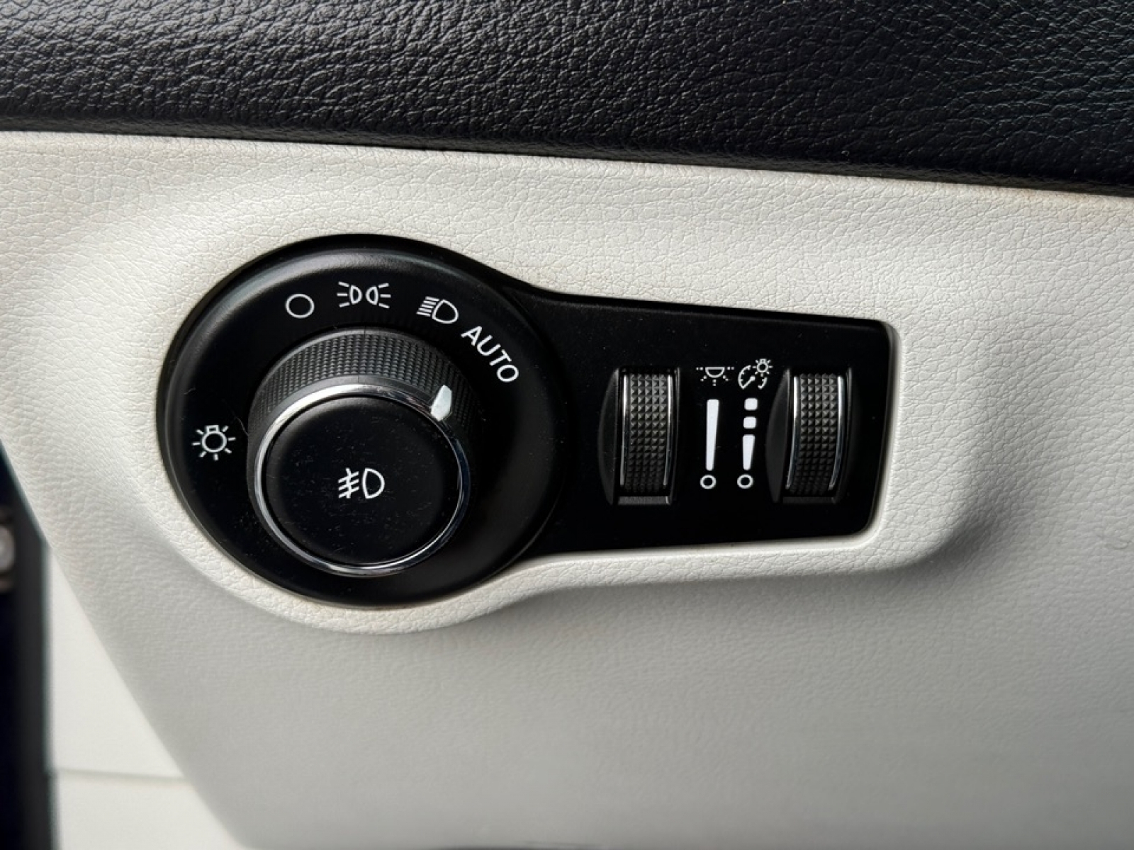 2018 Jeep Compass Latitude 4x4, 39282, Photo