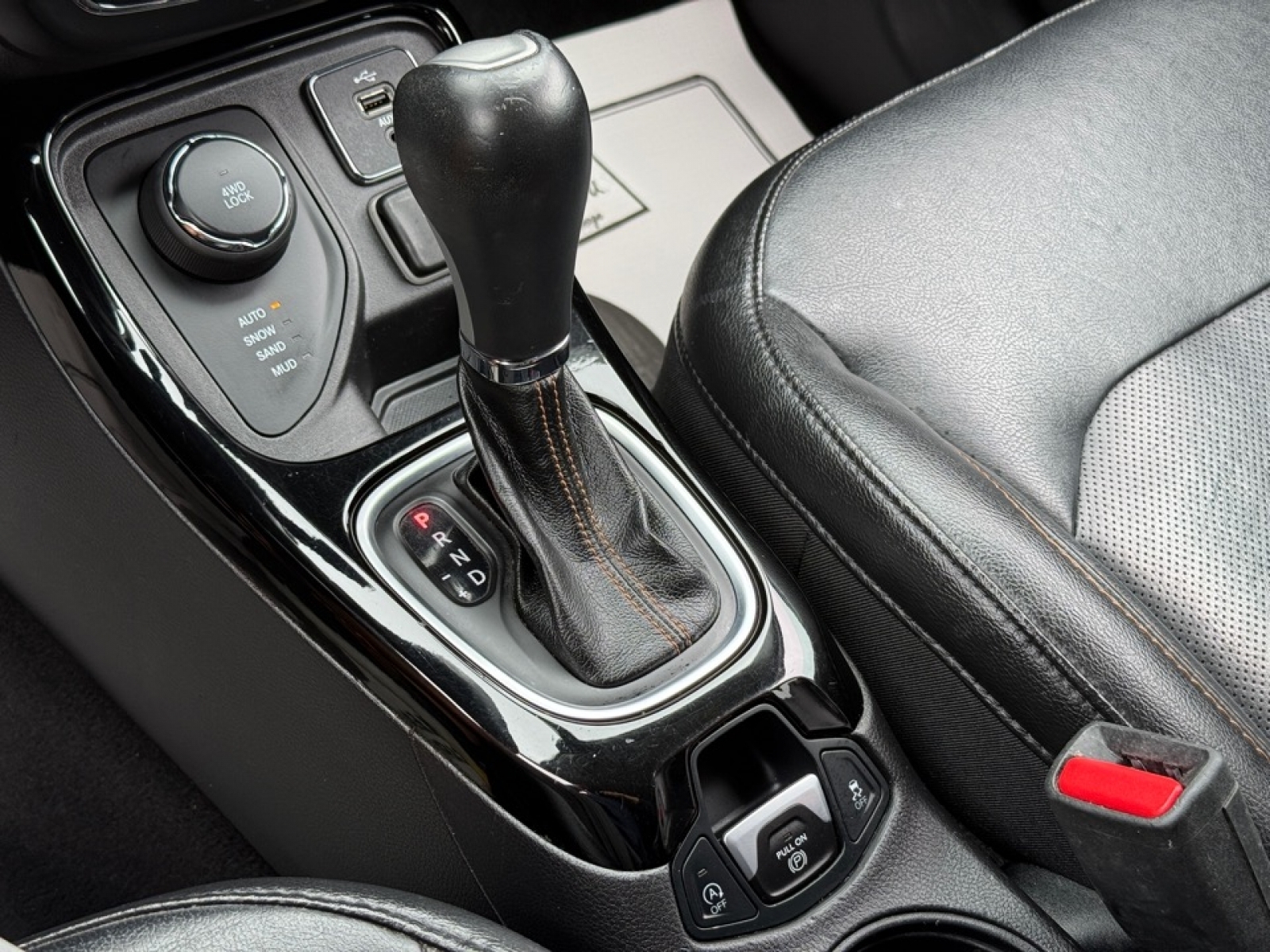 2018 Jeep Compass Limited 4x4, 39410, Photo