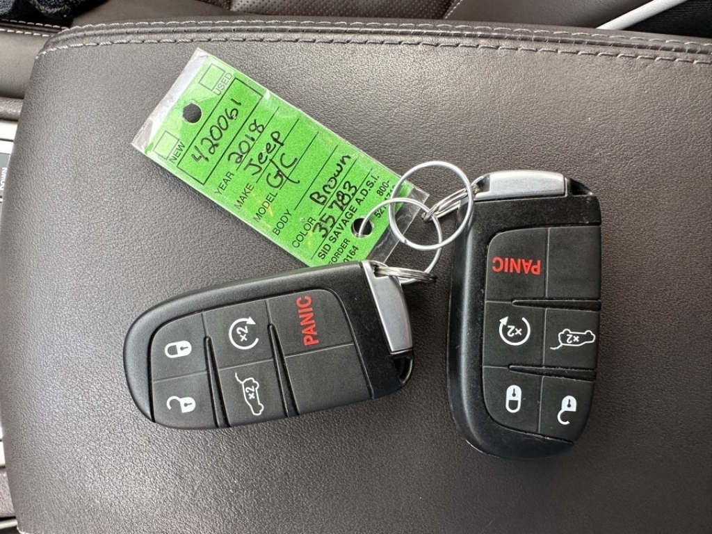 2018 Jeep Grand Cherokee Overland, 35783, Photo