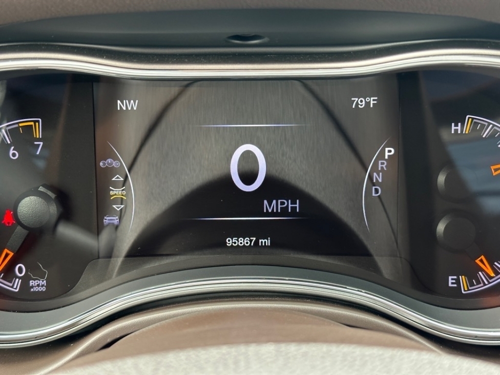 2018 Jeep Grand Cherokee Overland, 35783, Photo