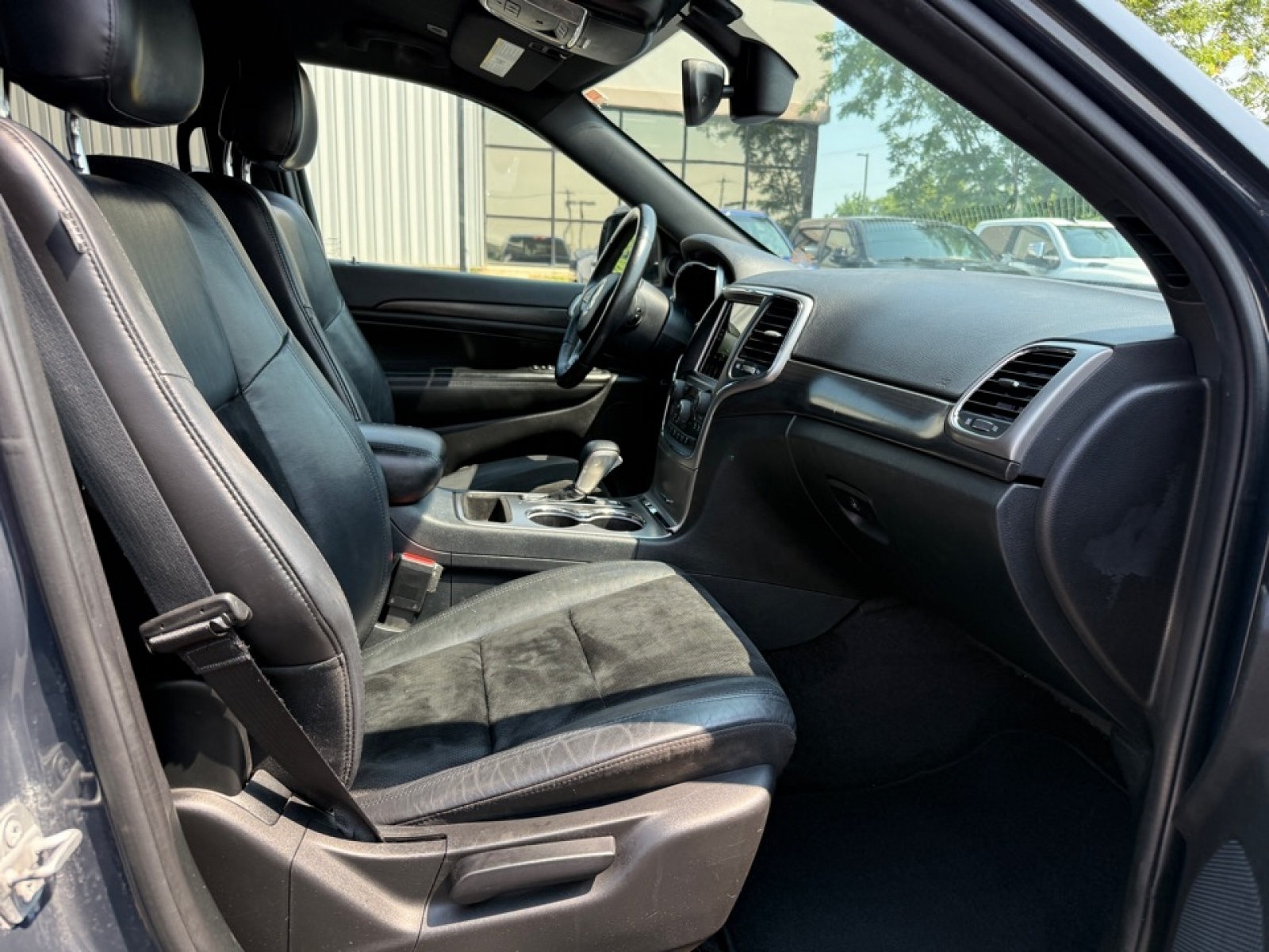2018 Jeep Grand Cherokee Altitude photo 11