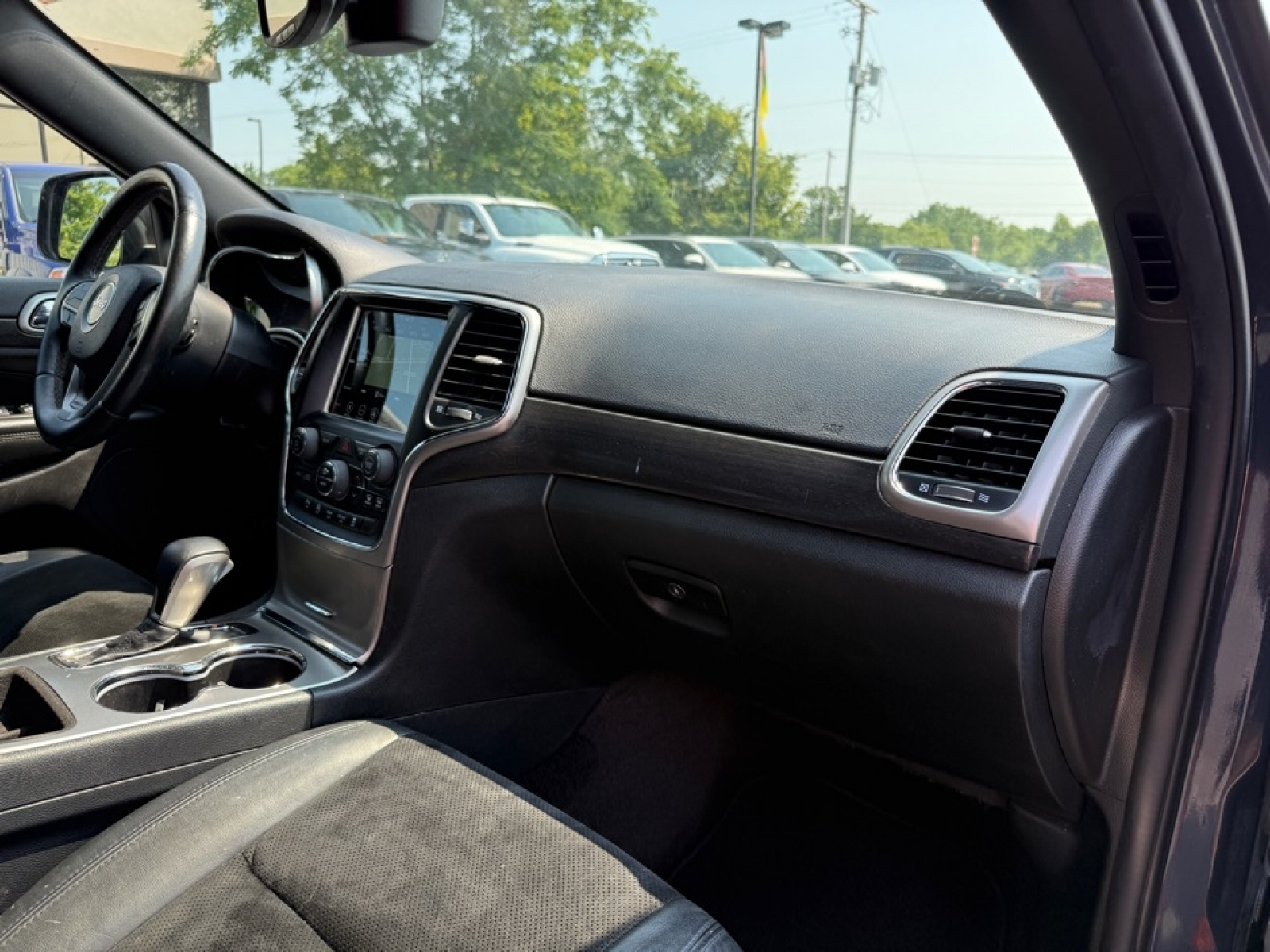 2018 Jeep Grand Cherokee Altitude photo 12