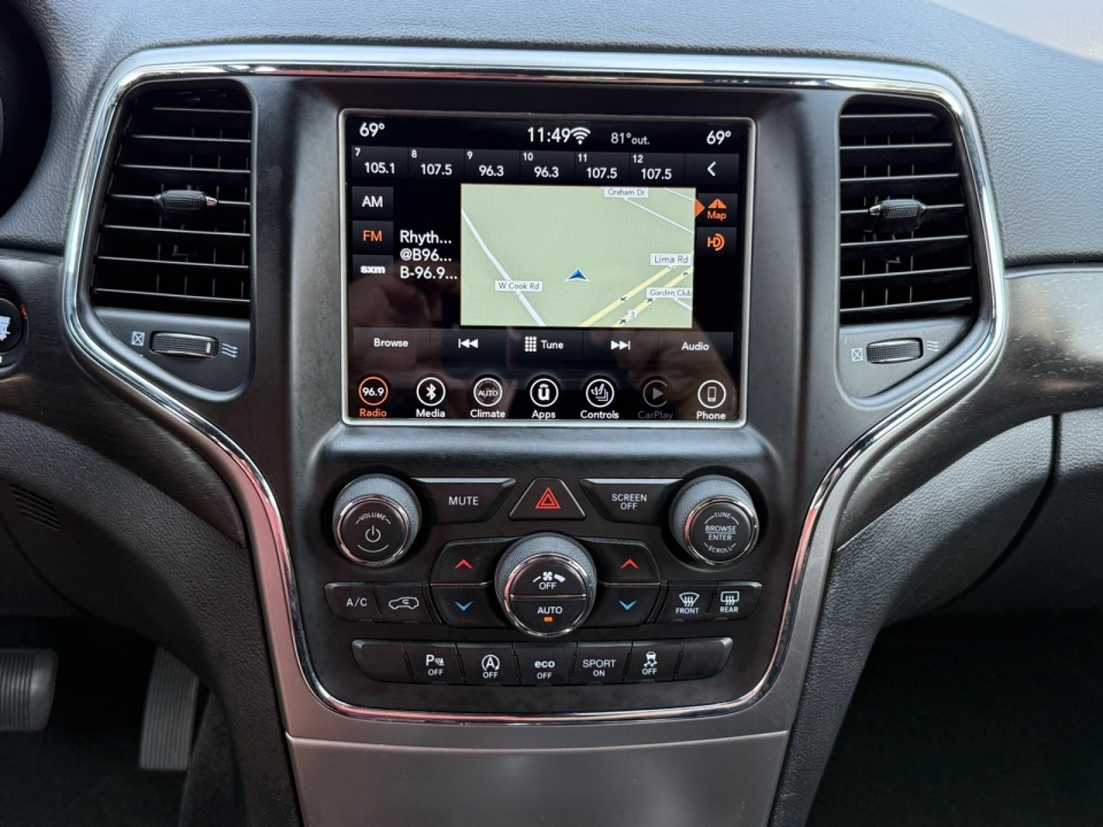 2018 Jeep Grand Cherokee Altitude photo 21