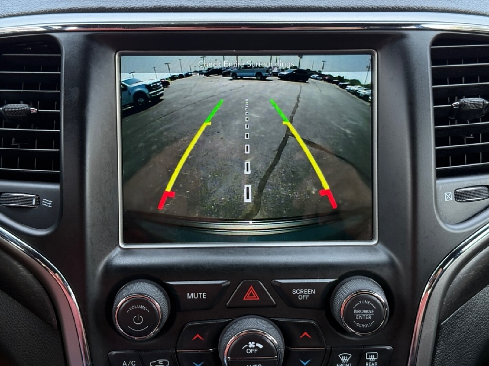 2018 Jeep Grand Cherokee Altitude photo 25