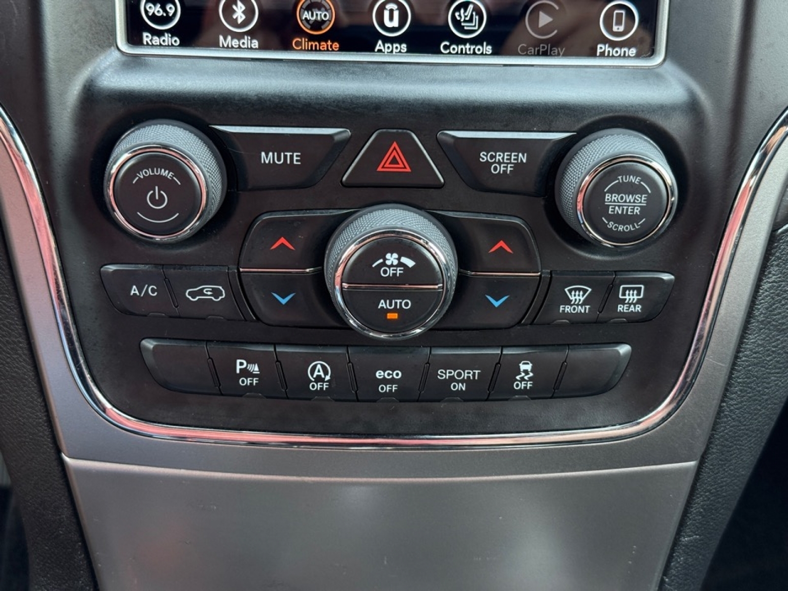 2018 Jeep Grand Cherokee Altitude photo 29