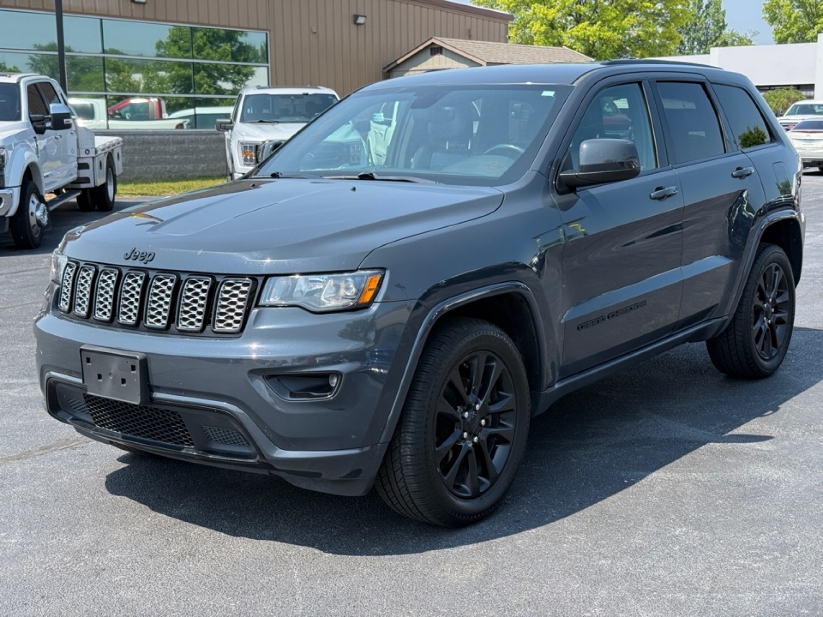 2018 Jeep Grand Cherokee Altitude photo 4