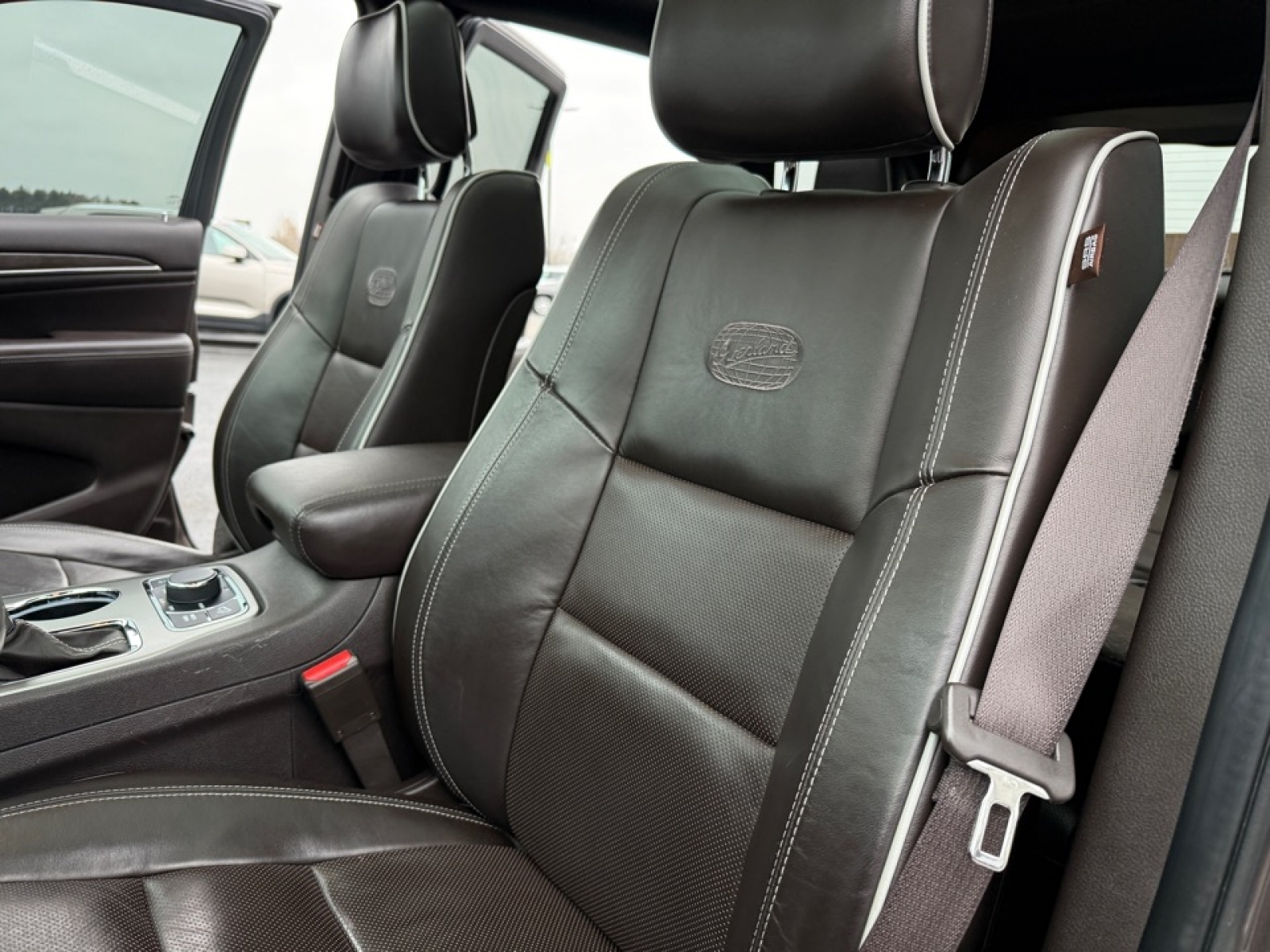 2018 Jeep Grand Cherokee Overland 4x4, 38460A, Photo