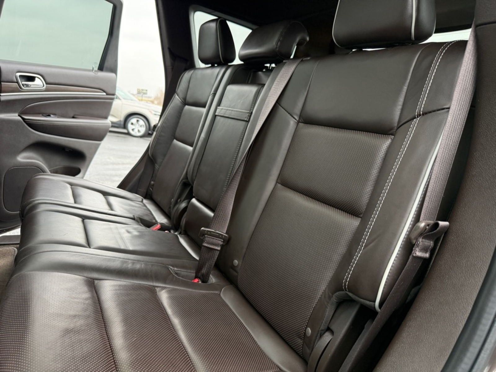 2018 Jeep Grand Cherokee Overland 4x4, 38460A, Photo