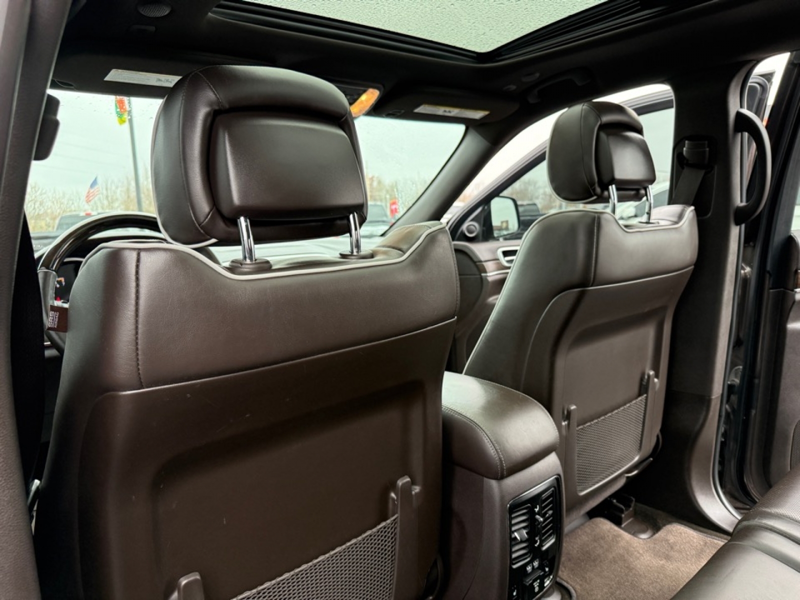 2018 Jeep Grand Cherokee Overland 4x4, 38460A, Photo