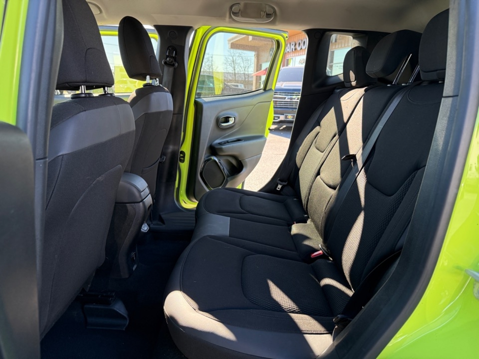 2018 Jeep Renegade Altitude 4x4, 39124, Photo
