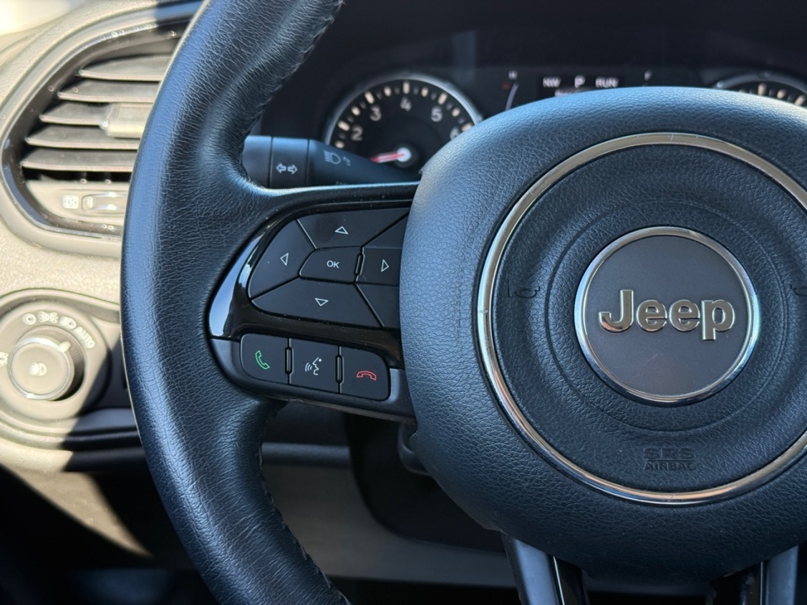 2018 Jeep Renegade Altitude 4x4, 39124, Photo