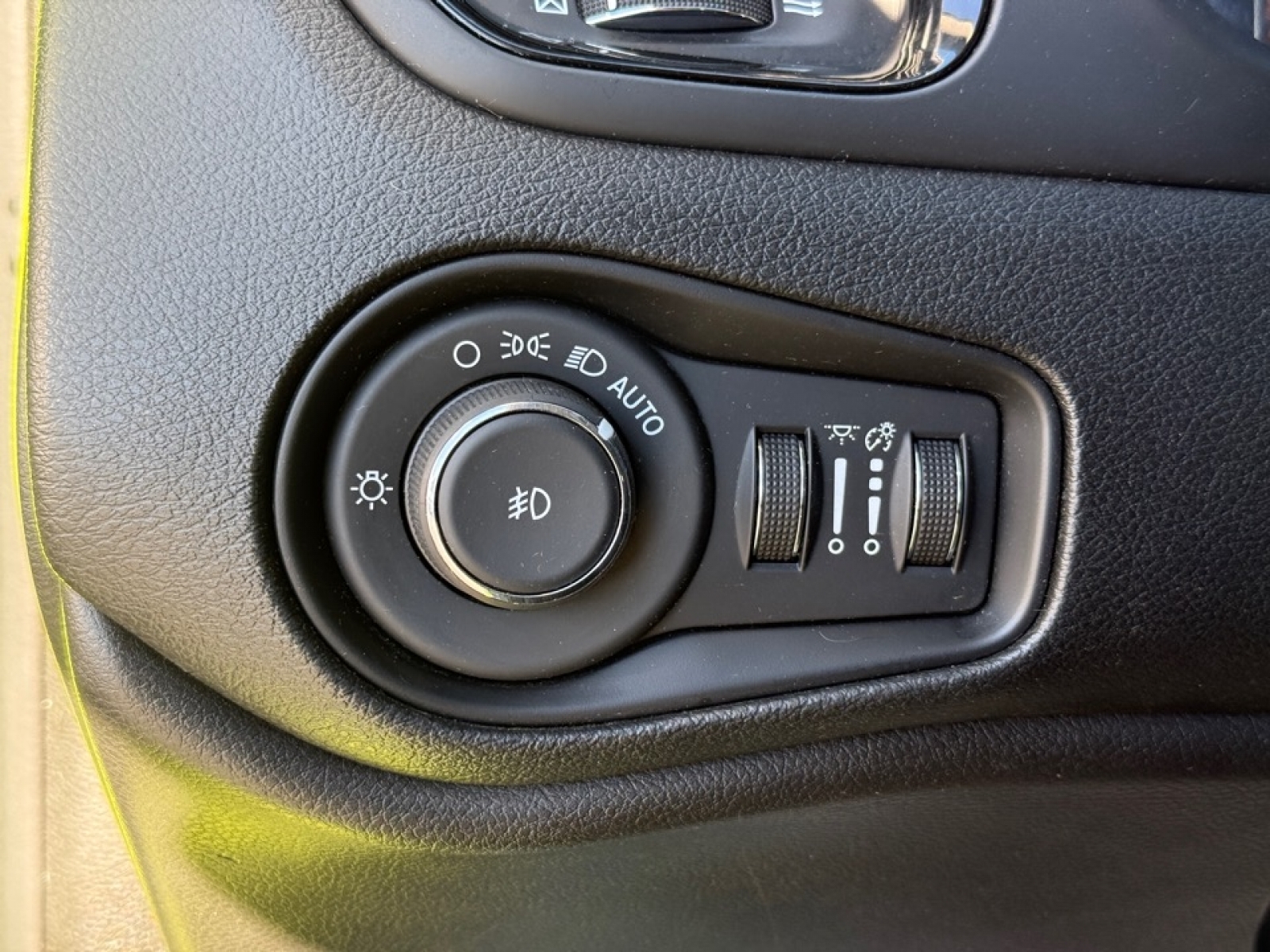 2018 Jeep Renegade Altitude 4x4, 39124, Photo