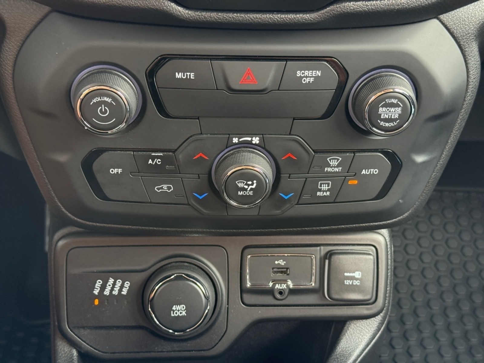 2018 Jeep Renegade Upland Edition 4x4, 39711, Photo