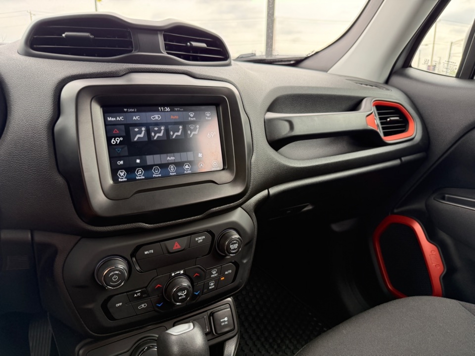 2018 Jeep Renegade Upland Edition 4x4, 39711, Photo