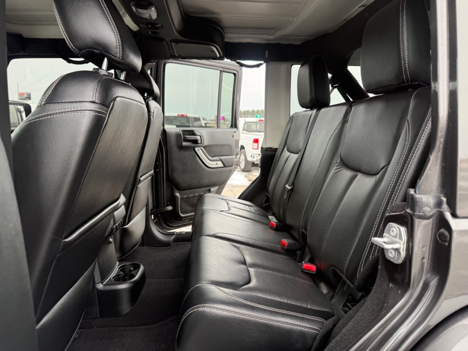 2018 Jeep Wrangler JK Unlimited Sahara, 39219, Photo