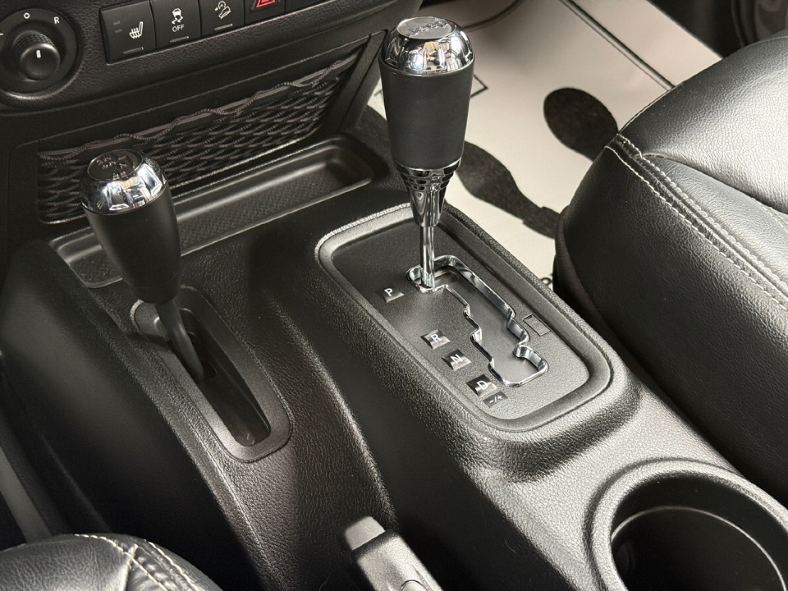 2018 Jeep Wrangler JK Unlimited Sahara, 39219, Photo