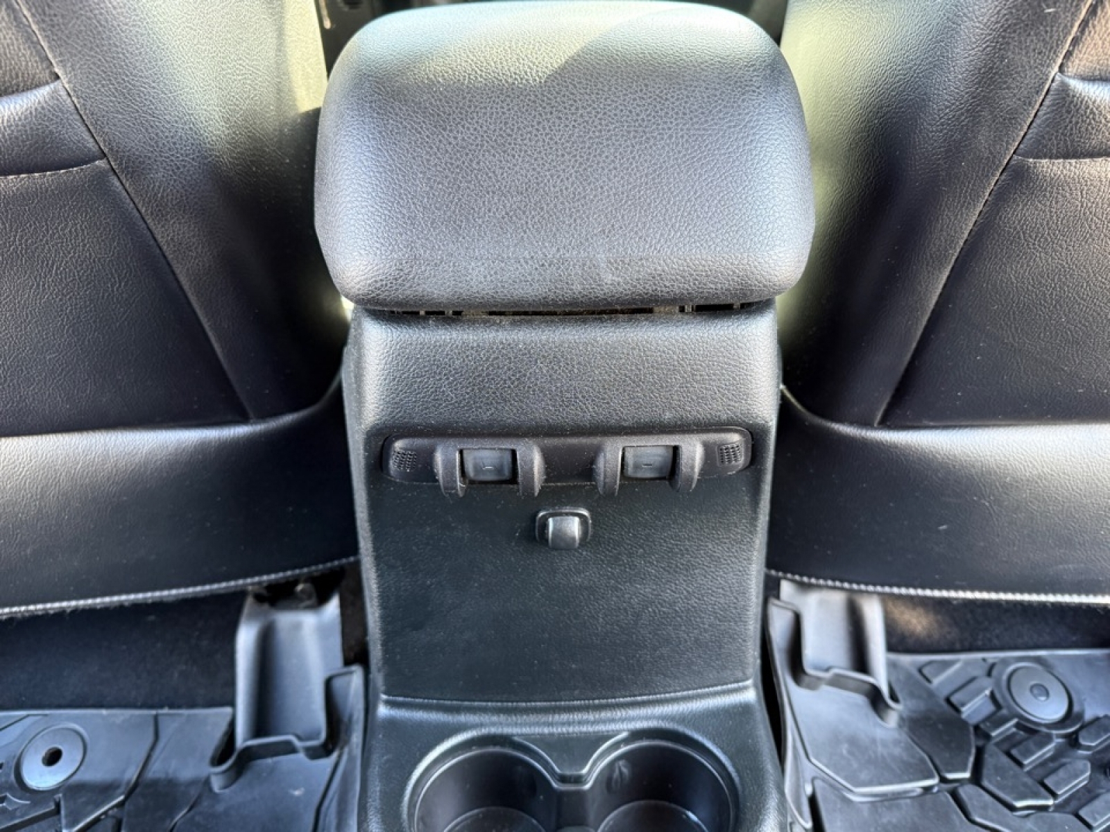 2018 Jeep Wrangler JK Unlimited Sahara, 39396, Photo