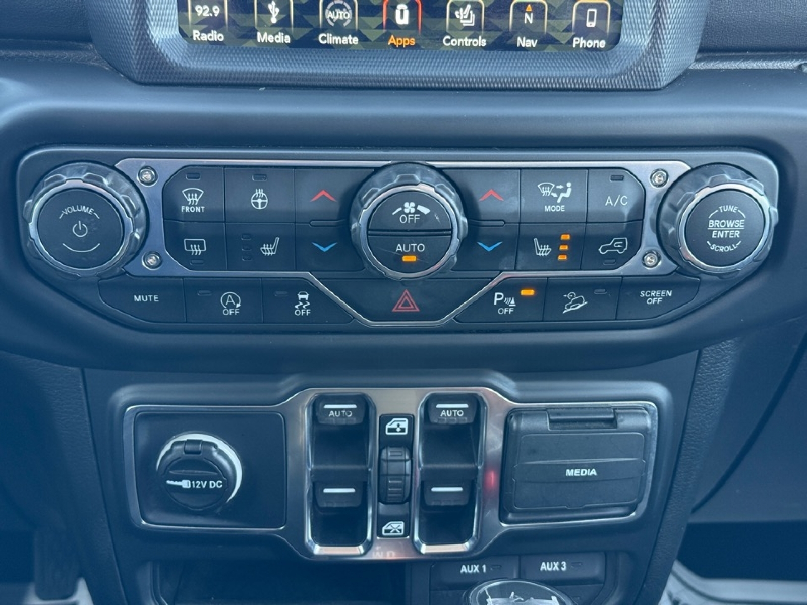 2018 Jeep Wrangler Unlimited Sahara, 38658A, Photo