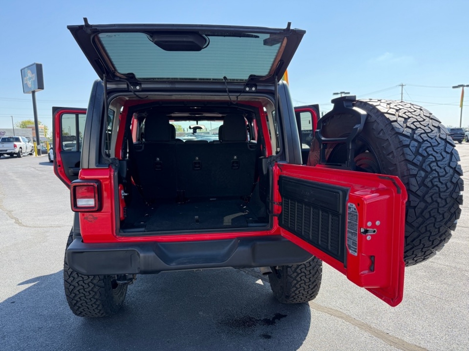 2018 Jeep Wrangler Unlimited Sport S 4x4, 38943, Photo