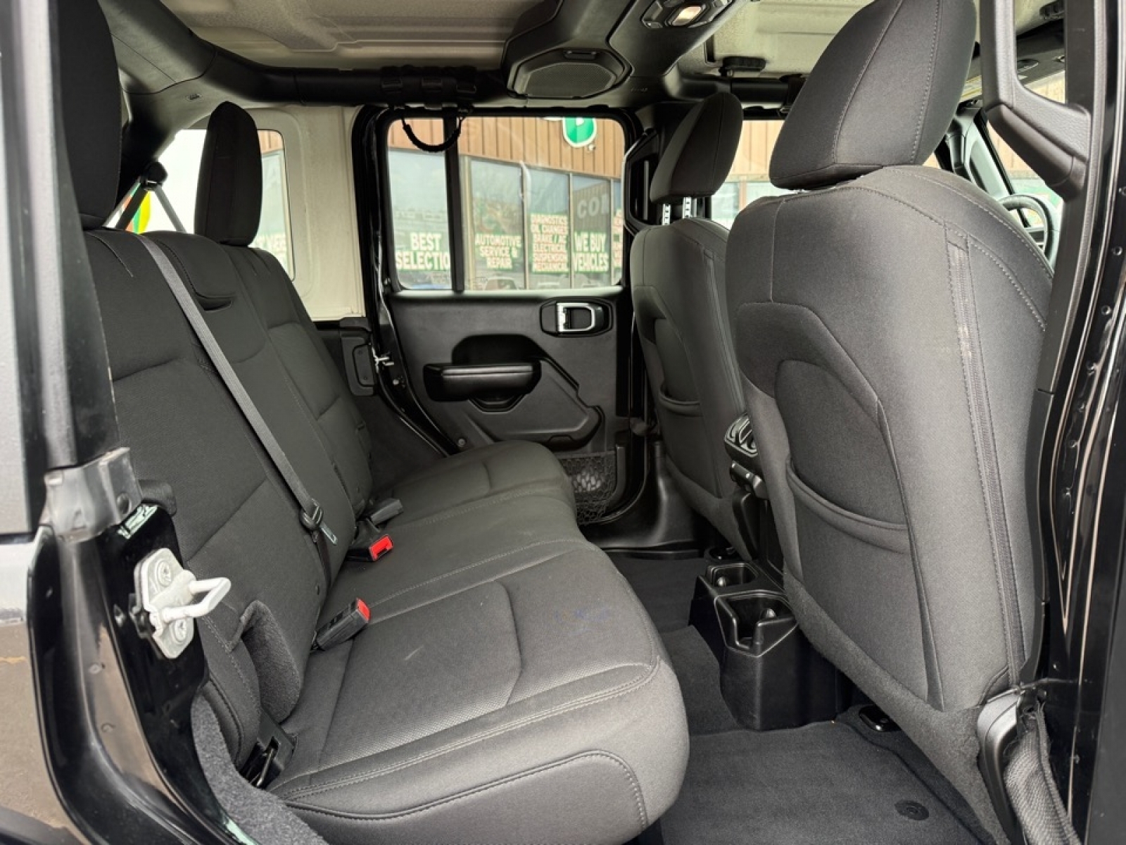 2018 Jeep Wrangler Unlimited Sport S 4x4, 39402, Photo