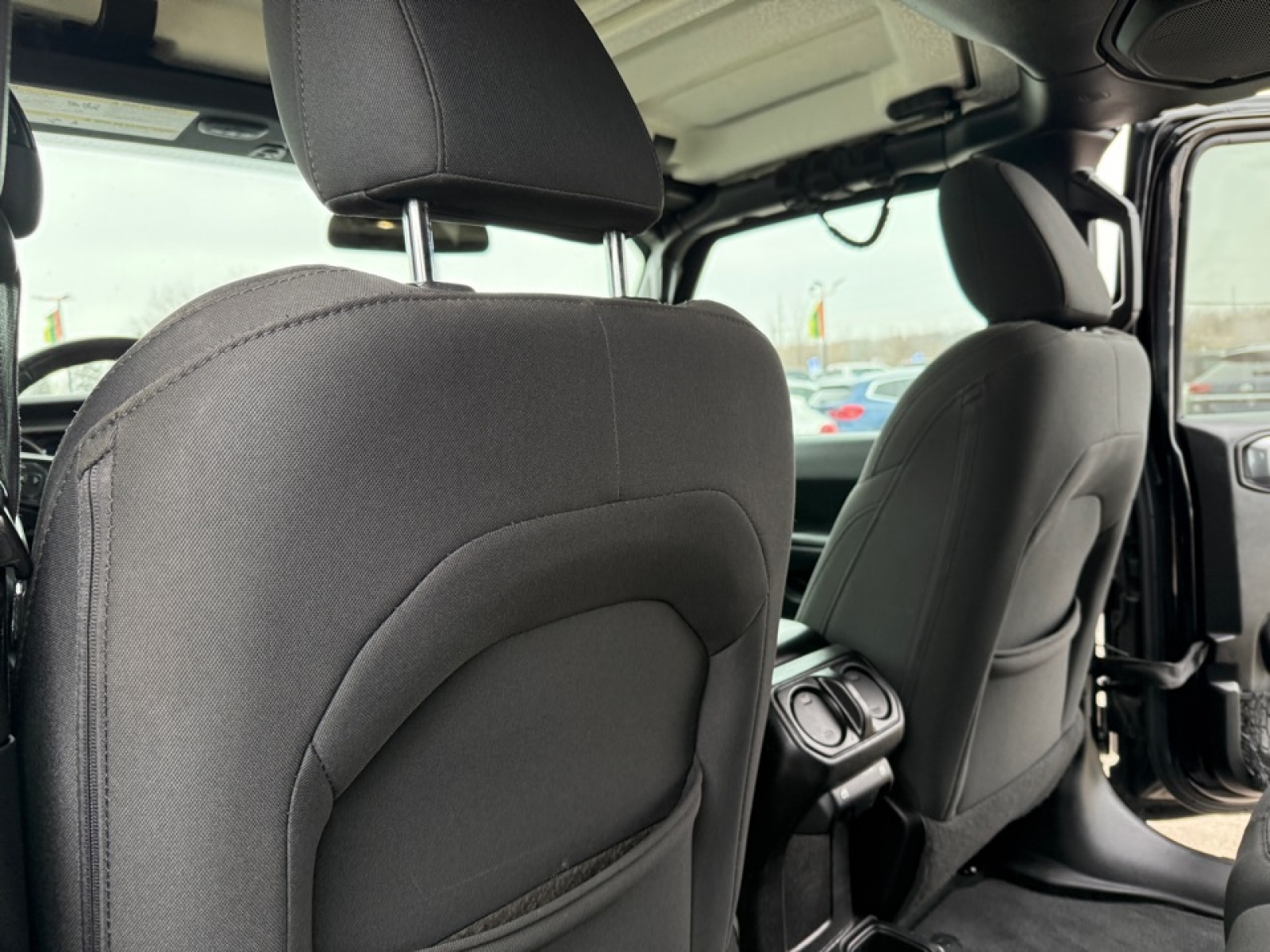 2018 Jeep Wrangler Unlimited Sport S 4x4, 39402, Photo