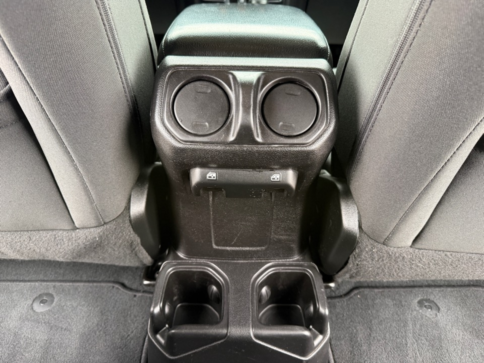 2018 Jeep Wrangler Unlimited Sport S 4x4, 39402, Photo