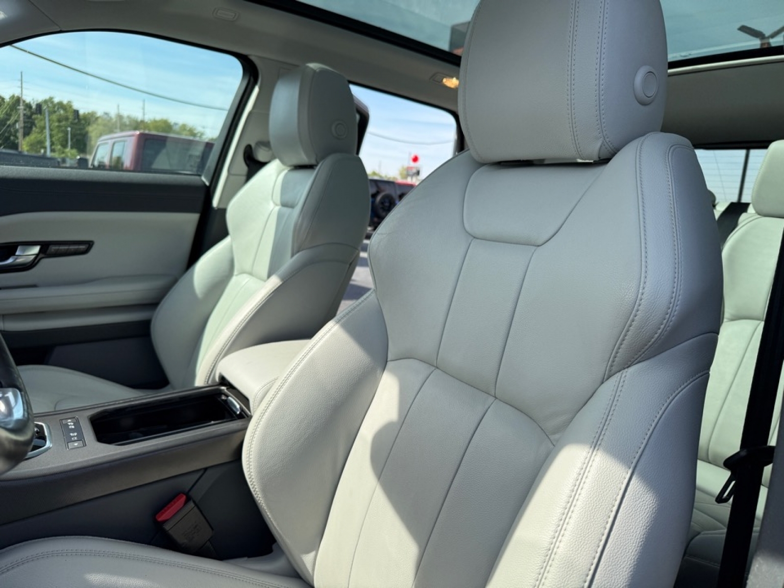 2018 Land Rover Range Rover Evoque SE, 38918, Photo