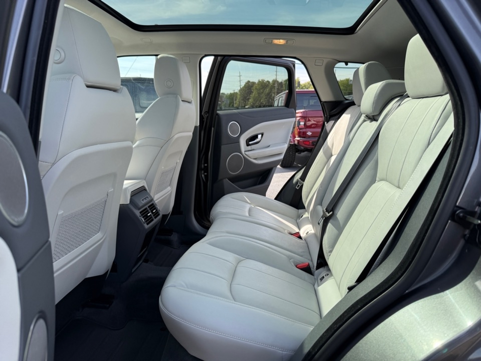 2018 Land Rover Range Rover Evoque SE, 38918, Photo