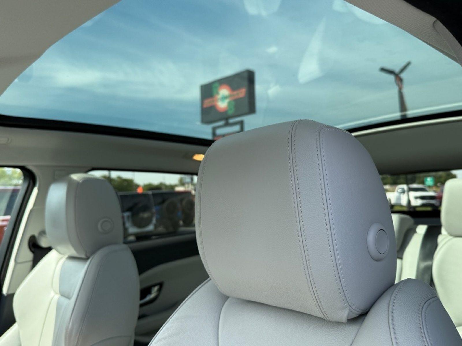 2018 Land Rover Range Rover Evoque SE, 38918, Photo