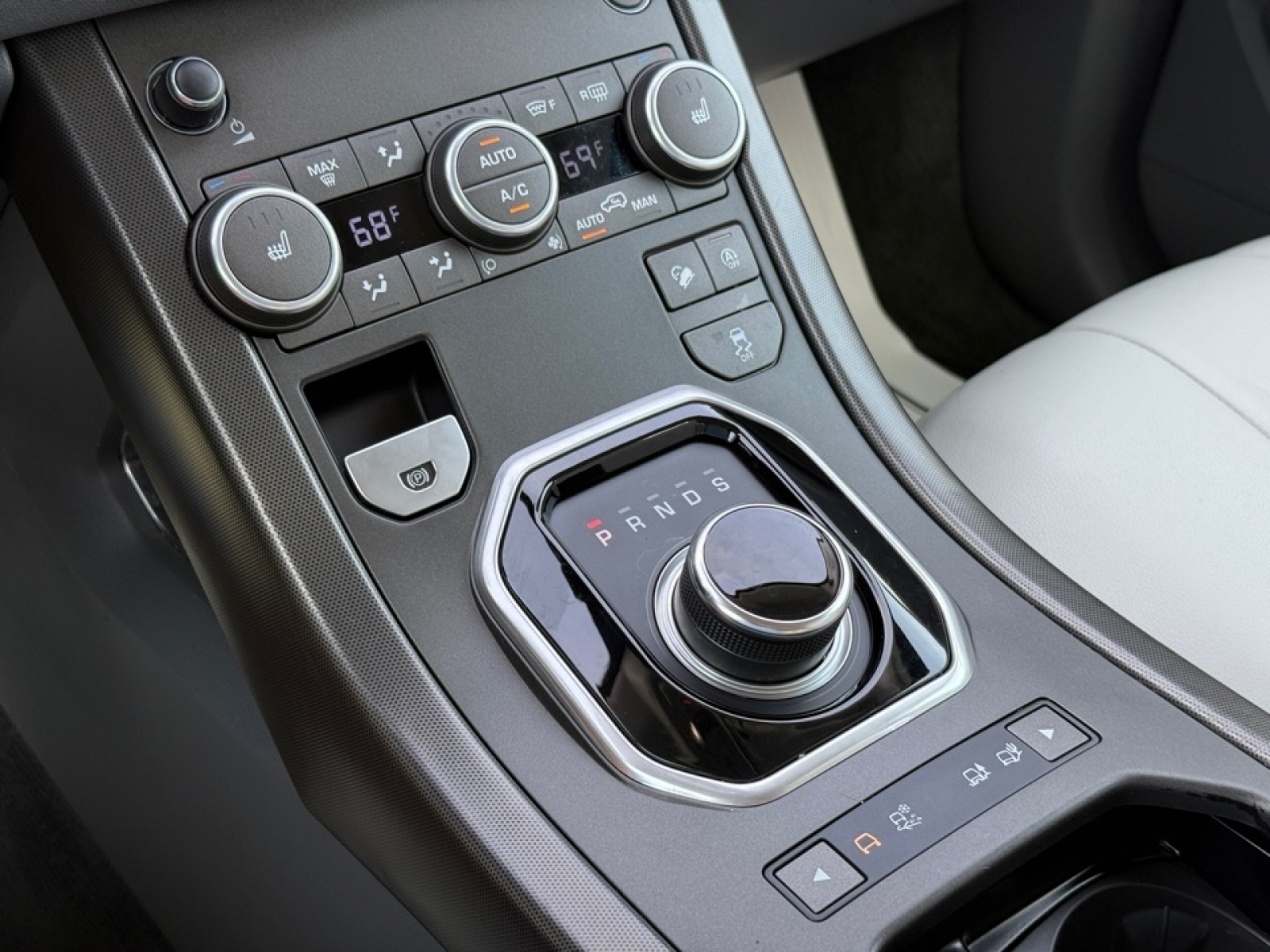 2018 Land Rover Range Rover Evoque SE, 38918, Photo