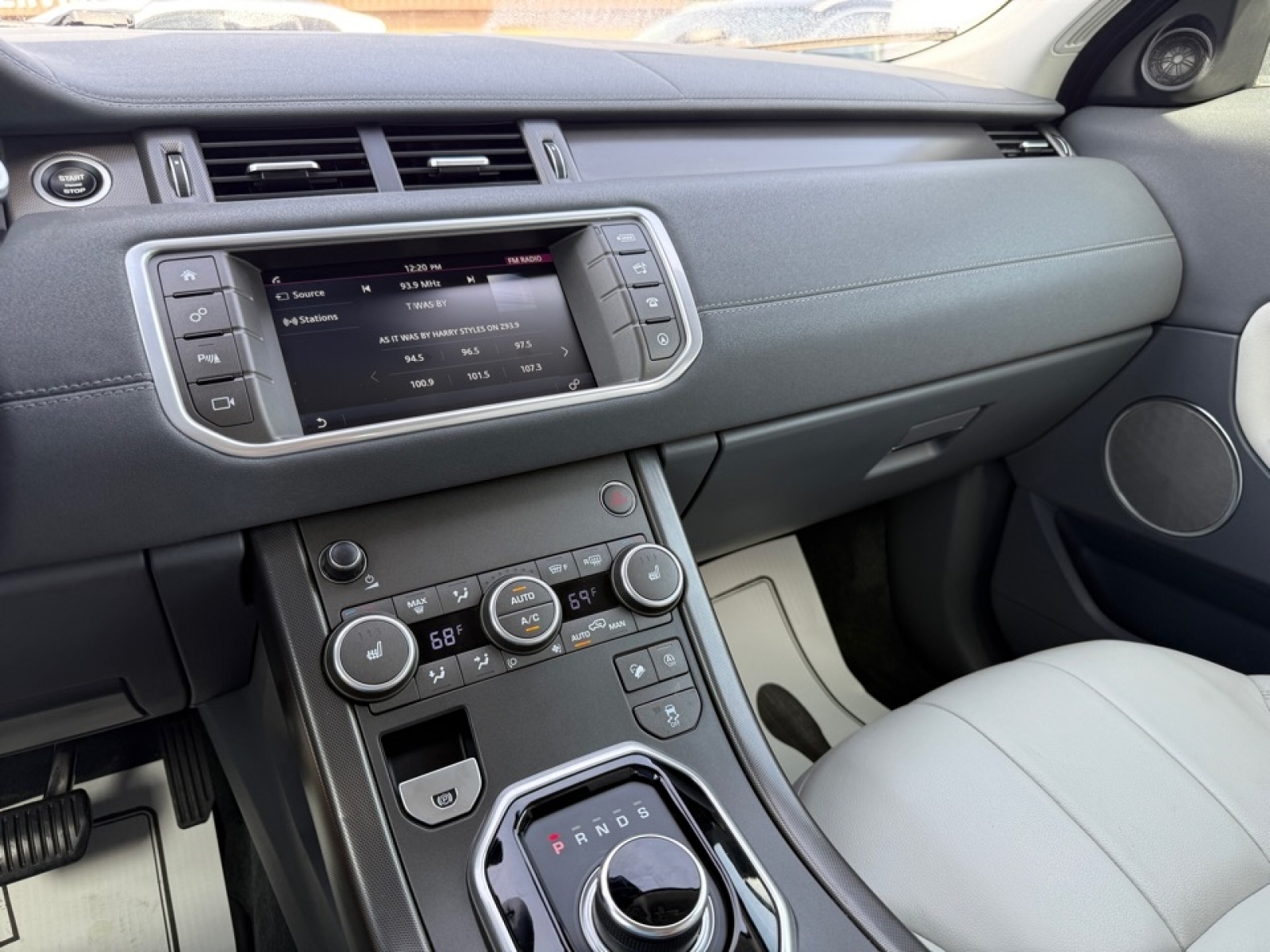 2018 Land Rover Range Rover Evoque SE, 38918, Photo