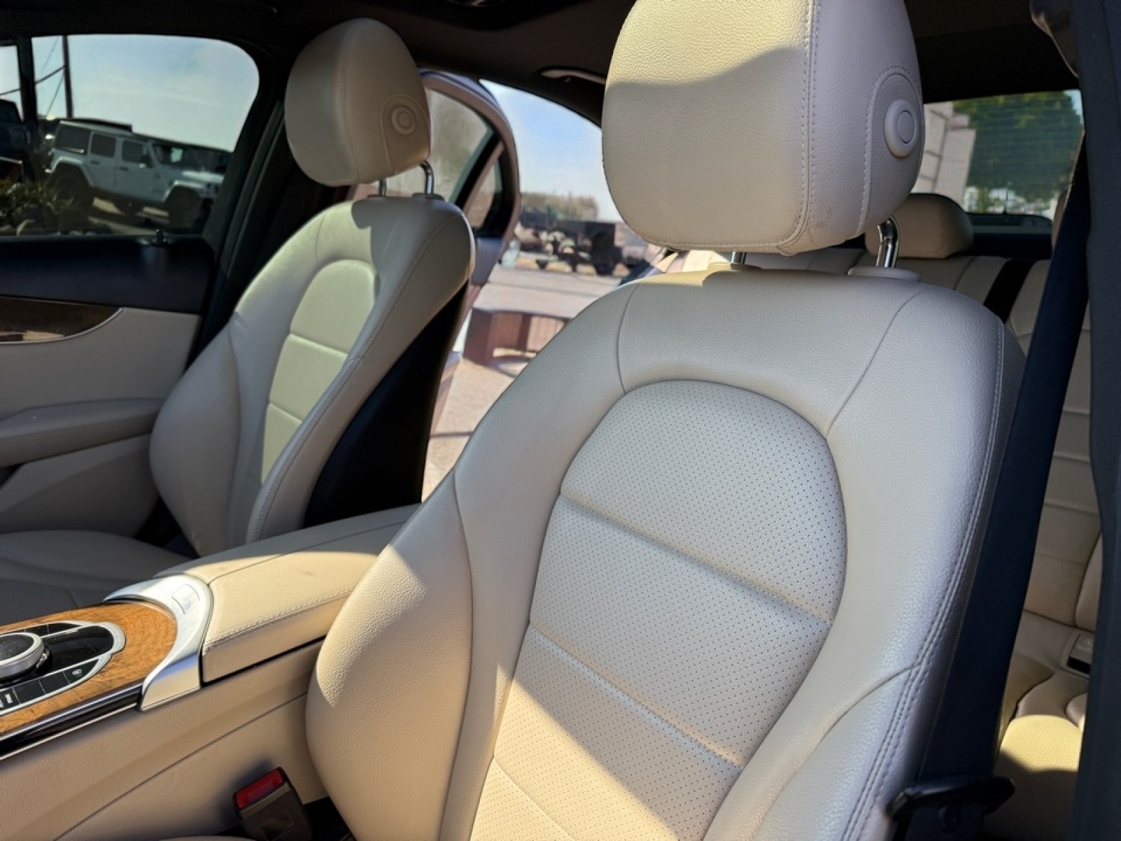 2018 Mercedes-Benz C 300 4MATIC, 39535, Photo