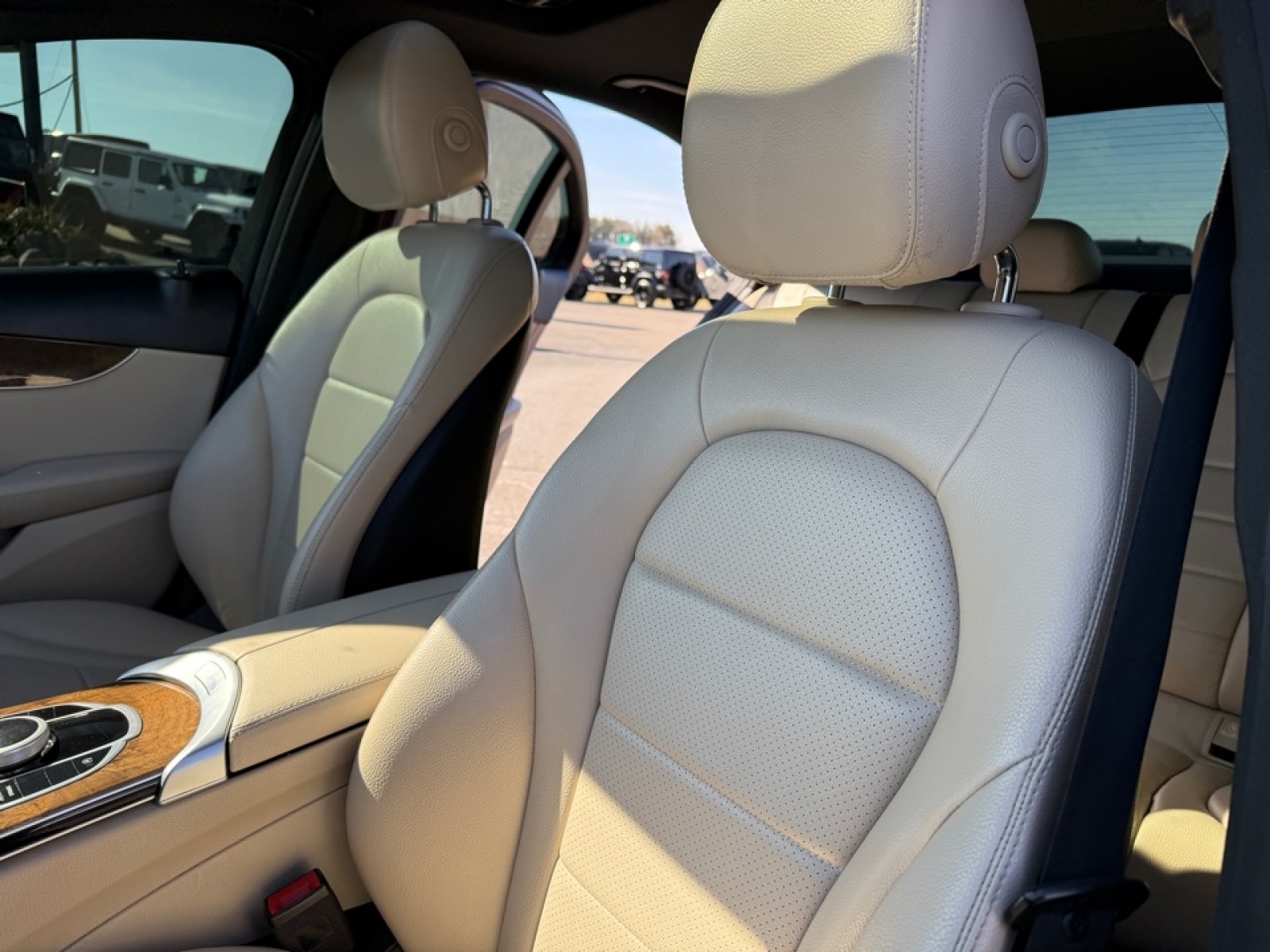 2018 Mercedes-Benz C 300 4MATIC, 39535, Photo