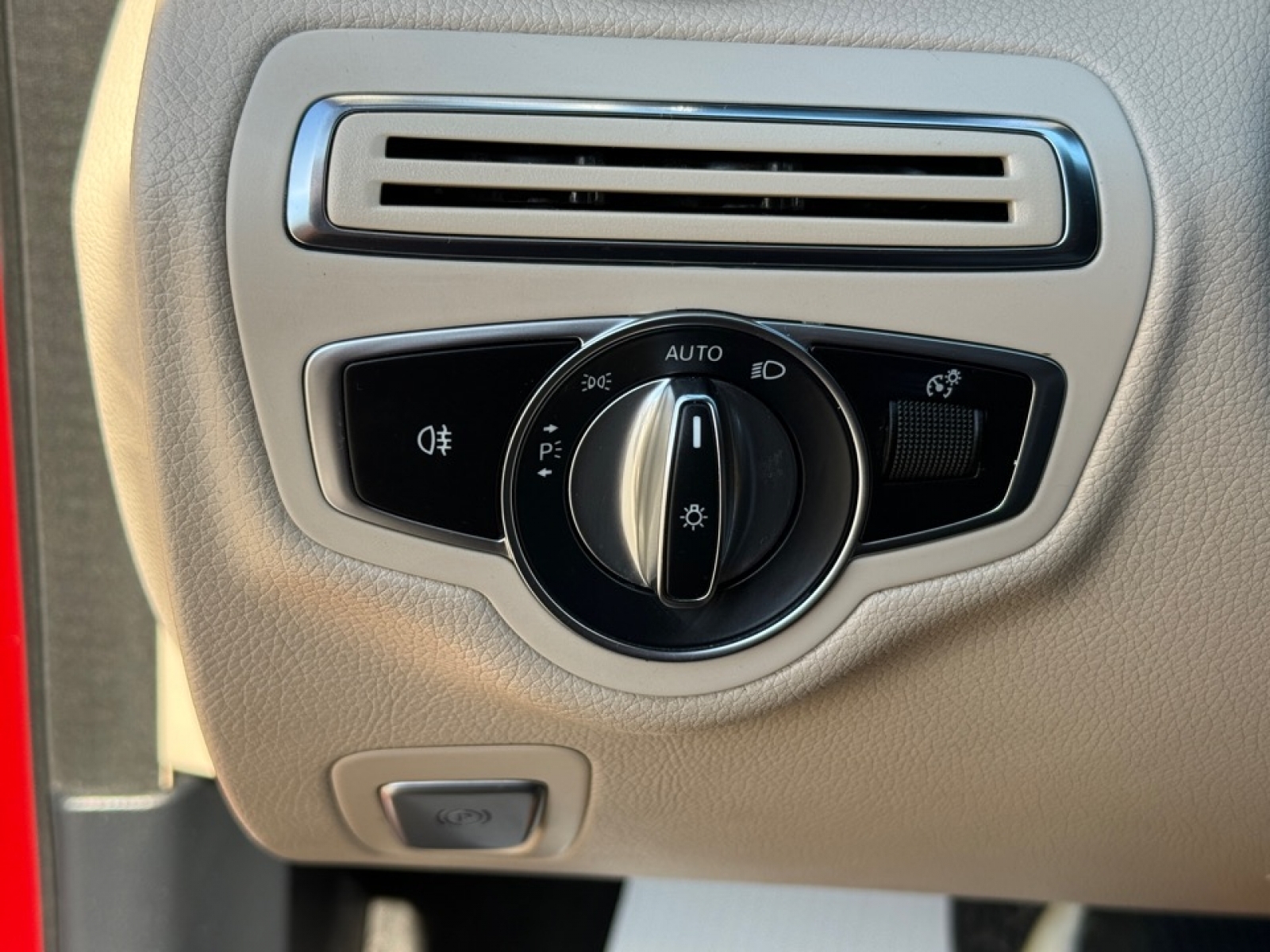 2018 Mercedes-Benz C 300 4MATIC, 39535, Photo