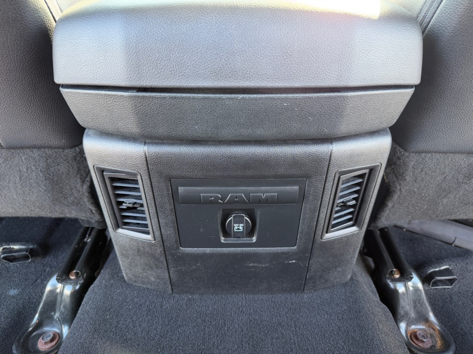 2018 Ram 1500 Sport, 39069, Photo