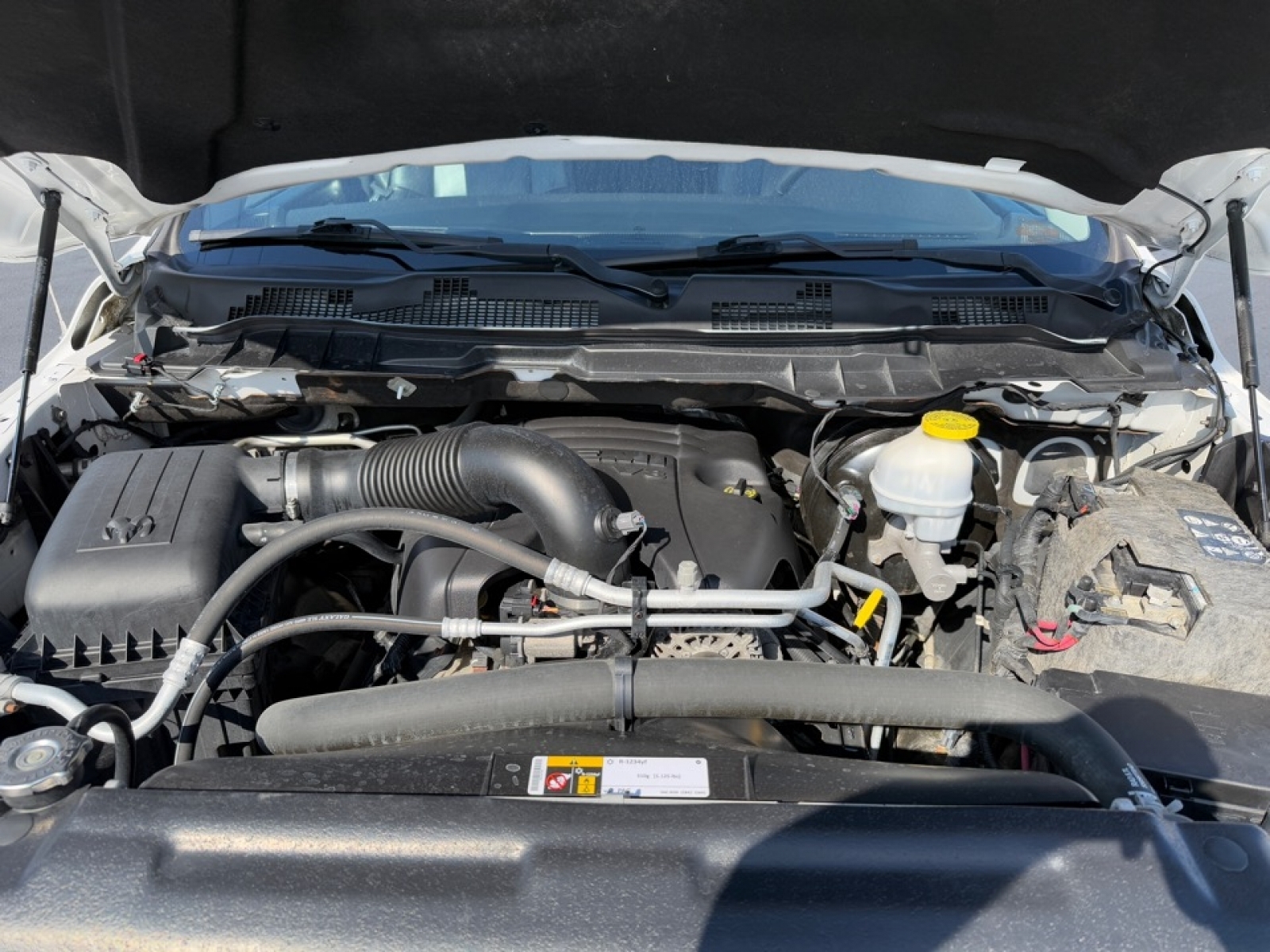 2018 Ram 1500 Sport, 39069, Photo