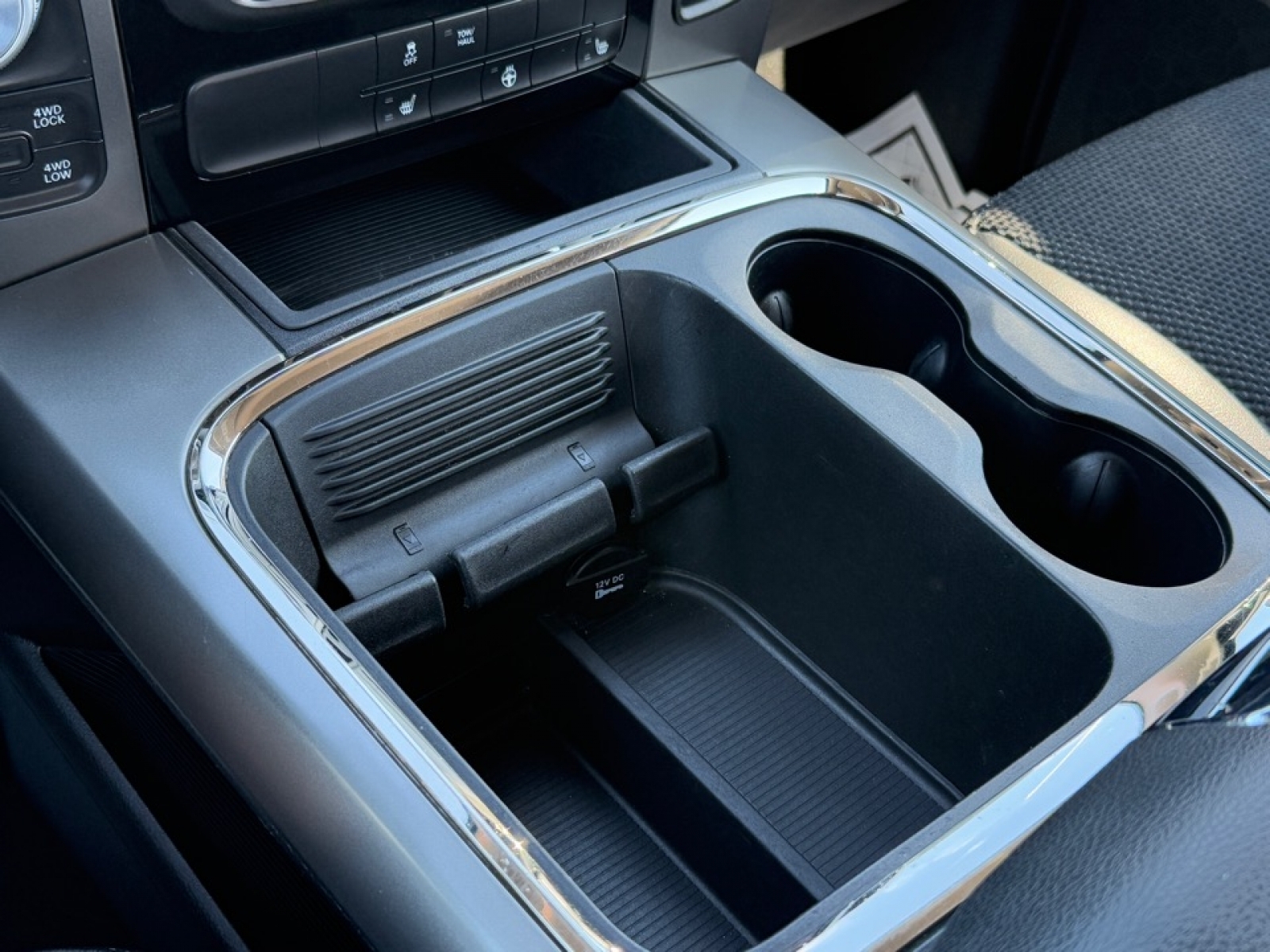 2018 Ram 1500 Sport, 39069, Photo