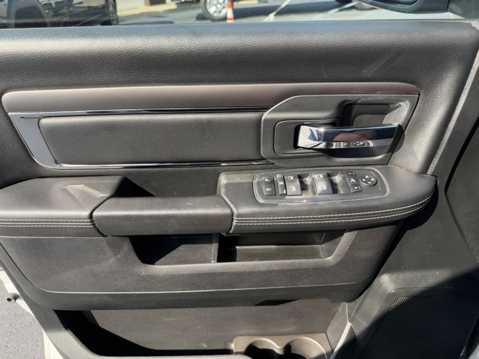 2018 Ram 1500 Sport, 39069, Photo