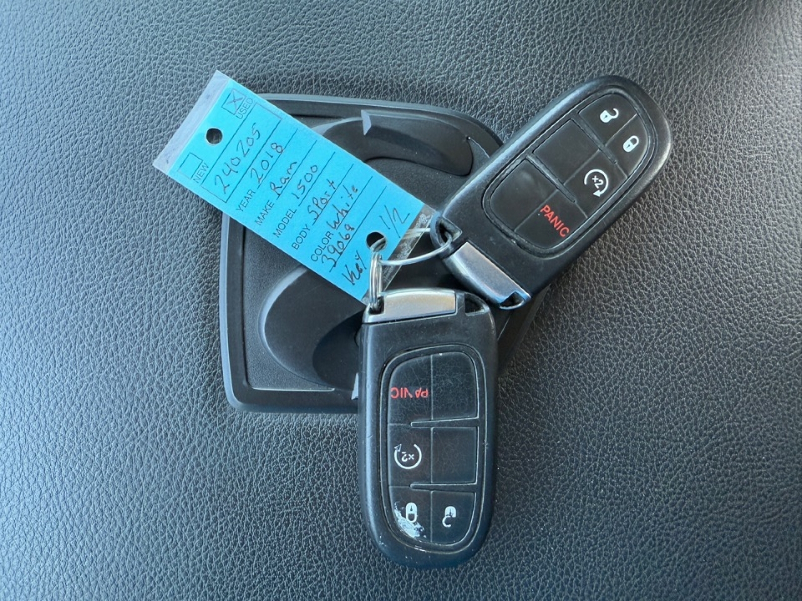 2018 Ram 1500 Sport, 39069, Photo