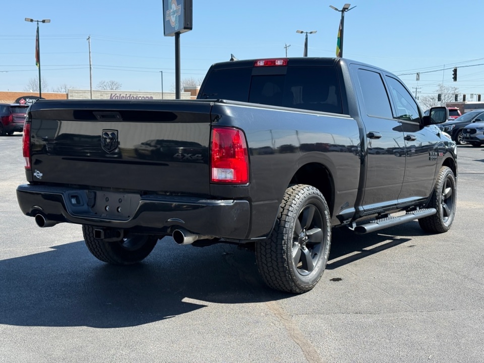 2018 Ram 1500 SLT, 39632, Photo