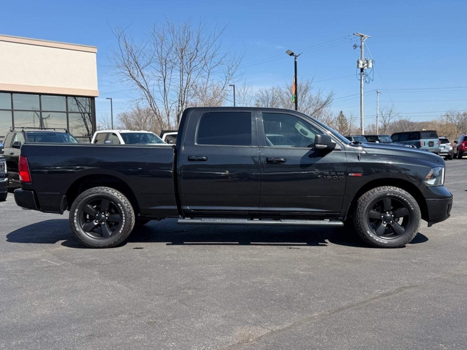 2018 Ram 1500 SLT, 39632, Photo