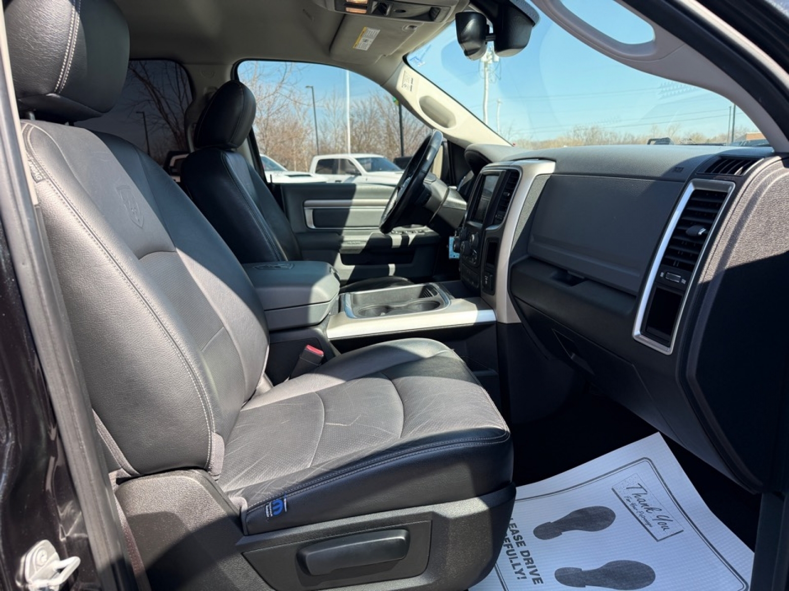 2018 Ram 1500 SLT, 39632, Photo