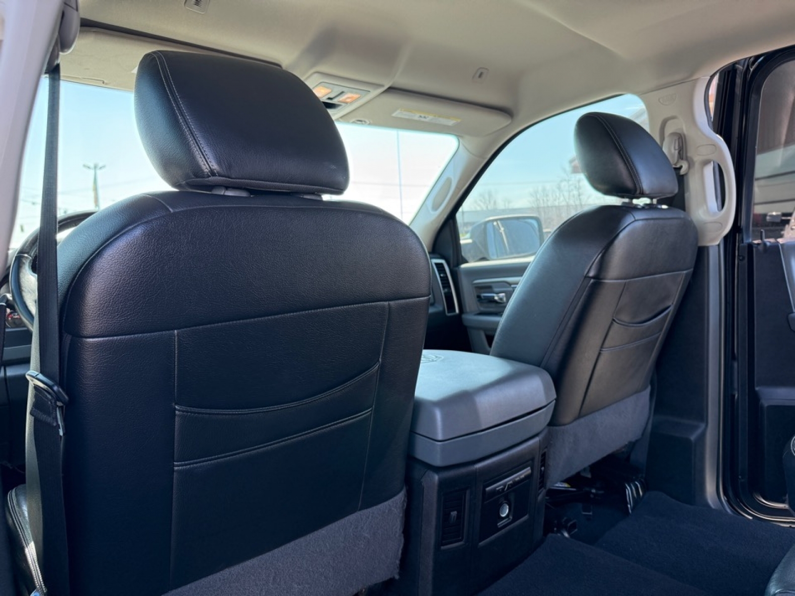 2018 Ram 1500 SLT, 39632, Photo