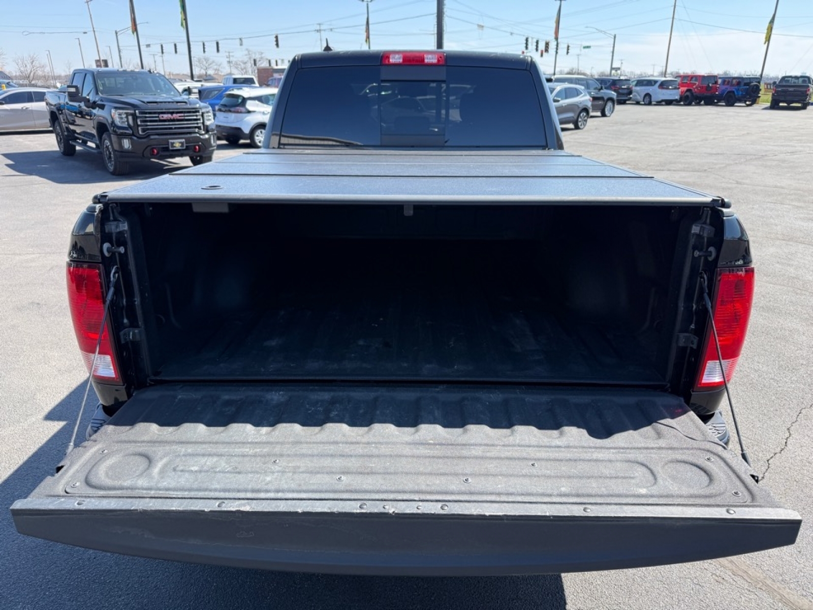2018 Ram 1500 SLT, 39632, Photo
