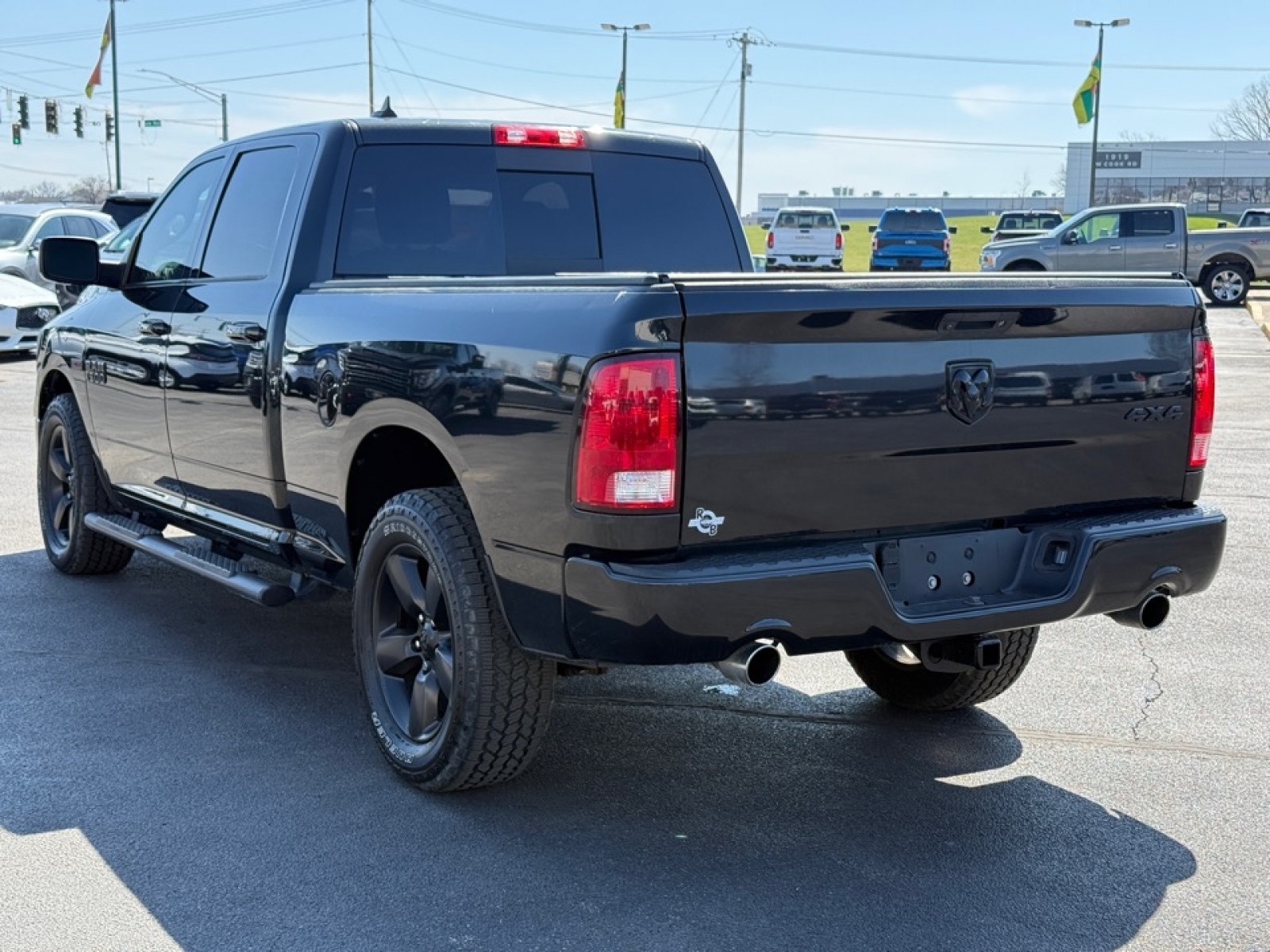 2018 Ram 1500 SLT, 39632, Photo
