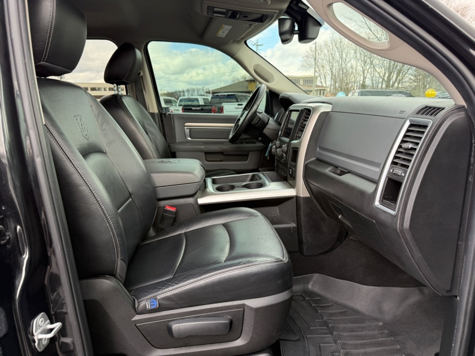 2018 Ram 1500 SLT, 39717, Photo