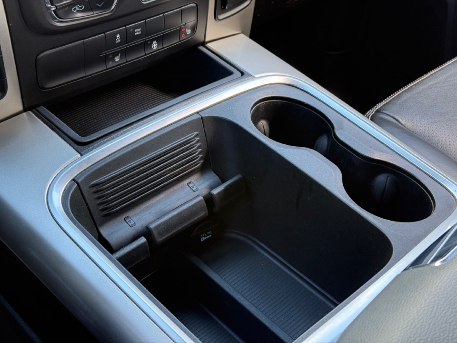 2018 Ram 1500 SLT, 39717, Photo