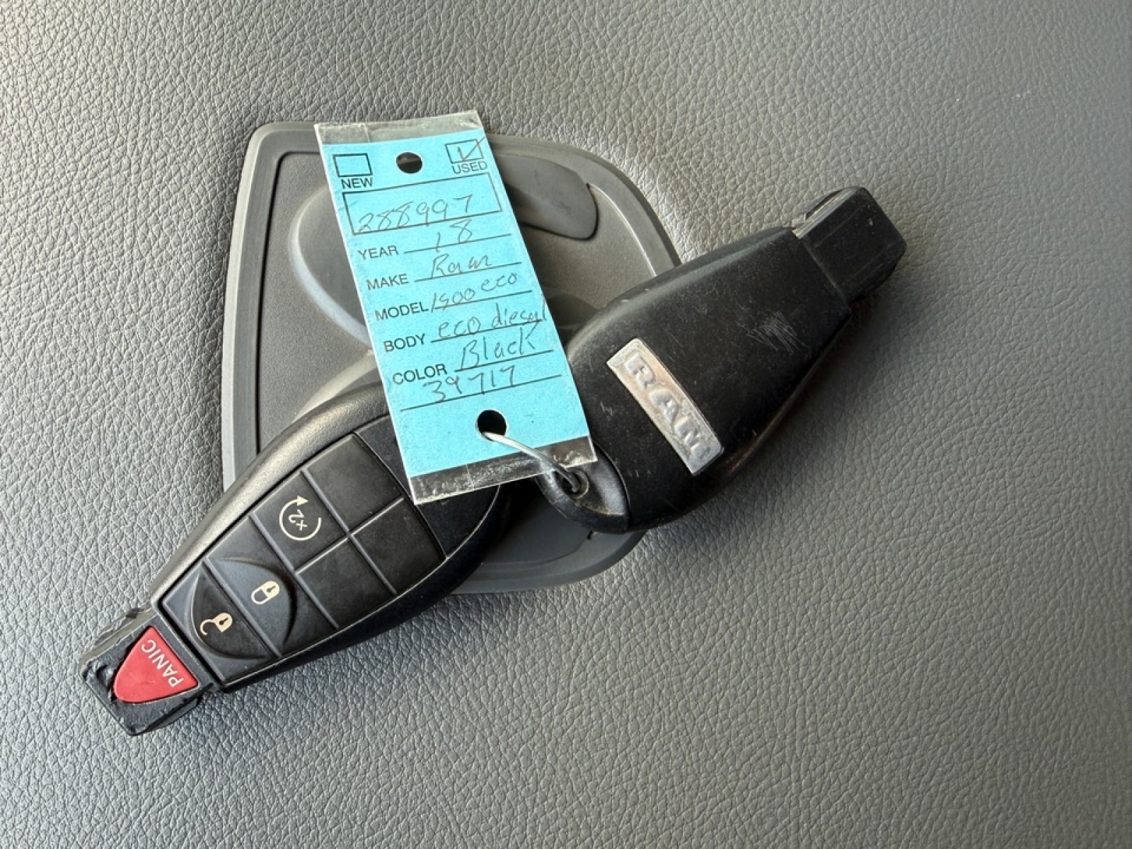 2018 Ram 1500 SLT, 39717, Photo